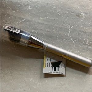IT Cosmetics Airbrush Brush